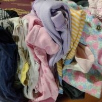 Ropa de bebé variada image