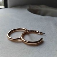 Aretes de aro dorados image