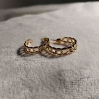 Aretes de aro dorados image