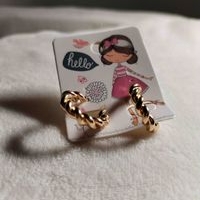 Aretes dorados trenzados image