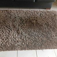 Alfombra de felpa marrón image