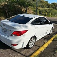 Hyundai Accent Sedán Blanco image
