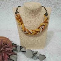 Collar trenzado multicolor image