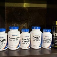 Variedad de suplementos y reguladores image