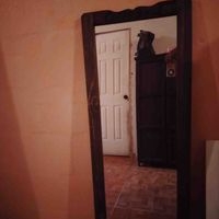 Espejo de pared con marco de madera image