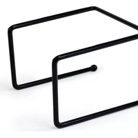 Soporte de metal negro para pizza image