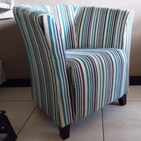 Sillón tapizado a rayas image
