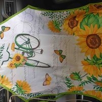 Delantal con diseño de girasoles image