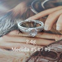 Anillo de plata con circonita image