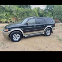 SUV Mitsubishi Montero Sport image