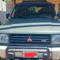 Mitsubishi SUV V6 image