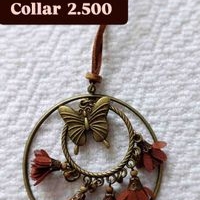 Collar con mariposa y borlas image
