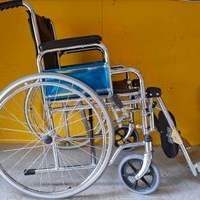 Silla de ruedas plegable image