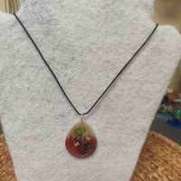 Collar con colgante de resina image