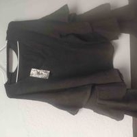 Suéter negro de lana image