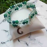 Pulsera de cuentas con dijes image