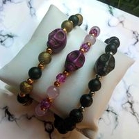 Pulseras de cuentas con calaveritas image
