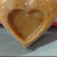 Jabón de cúrcuma en forma de corazón image