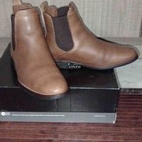 Botines de cuero marrón Mr. Jones image