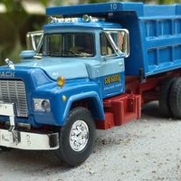 Mack R600 escala 1/64 marca First Gear image