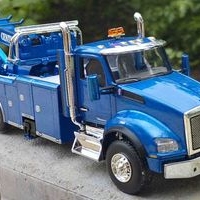 Kenworth T880 escala 1/50 marca First Gear. image