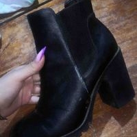 Botines negros image