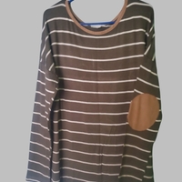 Blusa verde de rayas manga larga. image