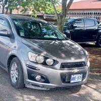 Chevrolet Sonic Sedán Gris image