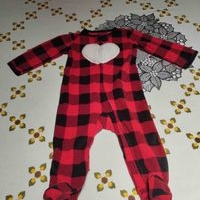 Pijama enteriza de cuadros para bebé image