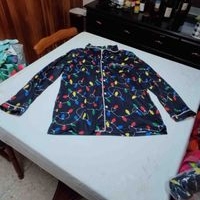 Pijama con estampado de luces talla L image