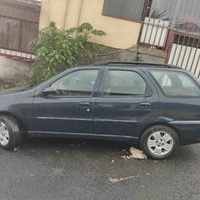 Automóvil familiar usado image