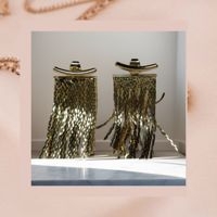 Elegantes Aretes de Flecos image