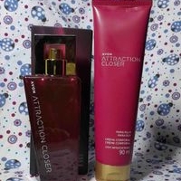 Set Avon Attraction Closer image