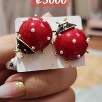 Aretes decorativos con perlas image