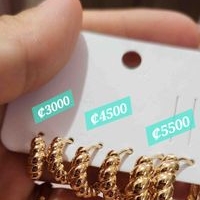 Aretes dorados trenzados image