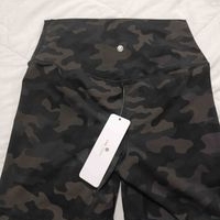 Short deportivo camuflaje image
