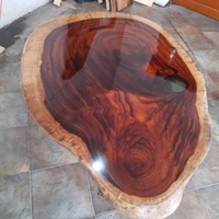 Mesa de madera rústica image