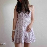 Vestido floral de tirantes color lila Shein, talla xs image