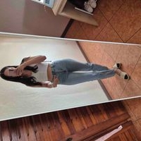 Mom jeans celeste stradivarius talla 4. Quesa tambien a 2. Cindicar elástico en lateral para mayor ajuste en cintura image