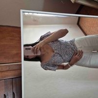 Blusa floral de manga corta talla s image