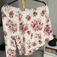 Blusa Floreada de una manga image