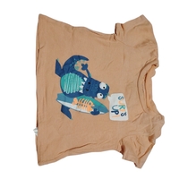 Camiseta infantil con diseño de surf image