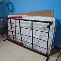 Cama individual con colchón image