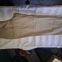 Pantalón beige clásico image