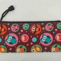 Estuche con diseño de búhos image