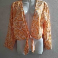Blusa de amarre estampada image