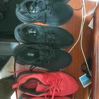 3 pares de zapatos Skechers talla únicamente 36.5 y 37.5 image