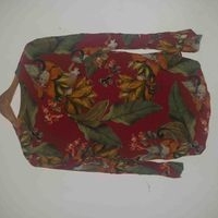 Blusa de flores tropicales image