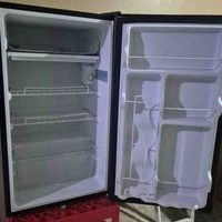 Refrigerador compacto de una puerta image