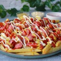 Salchipapas con salsas image